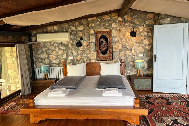 Room 22 of 62