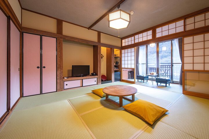 Room 13 of 84
