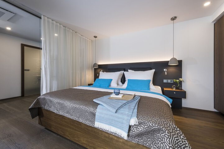 Room 4 of 44
