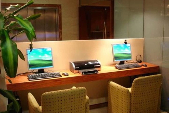 Business Center 20 of 24