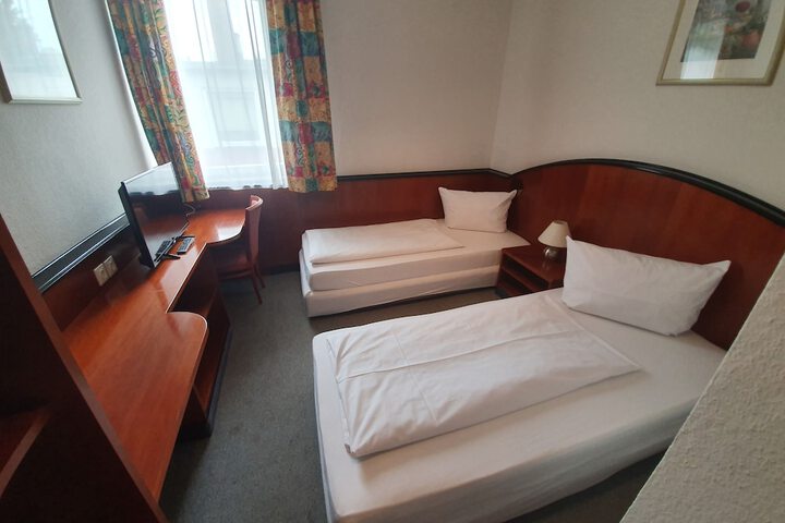 Room 14 of 34