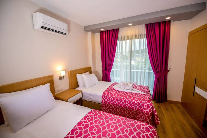 Room 8 of 20