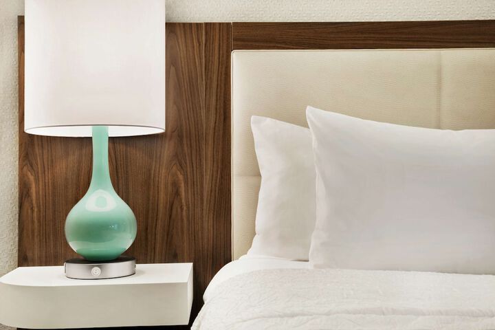 1 King Bed (3 of 13)