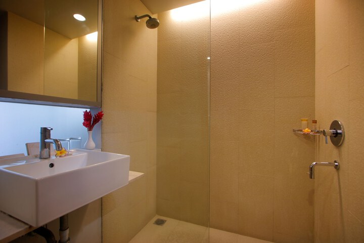 Room 21 of 48