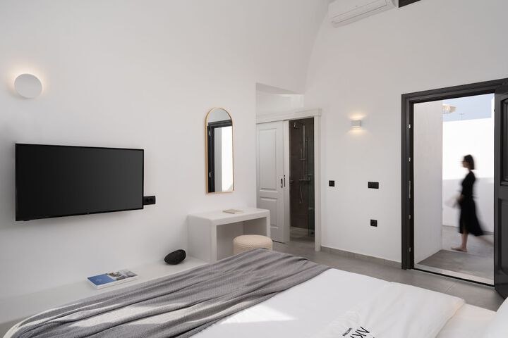 Room 5 of 33