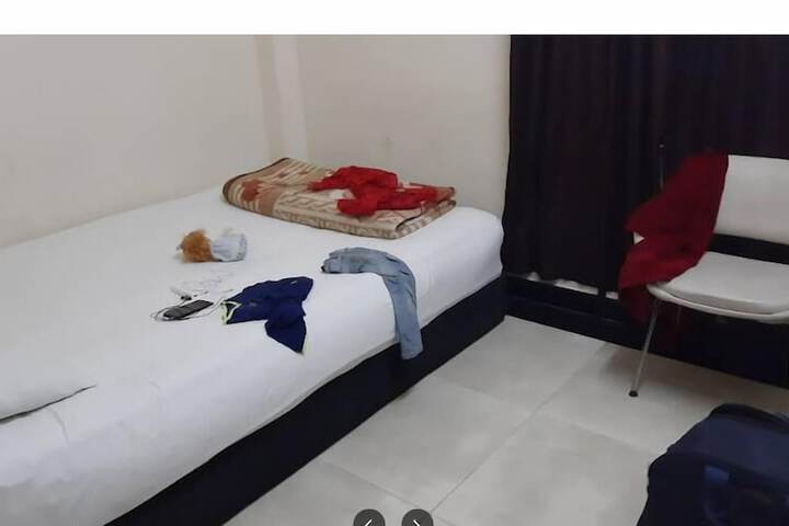 Room 18 of 43