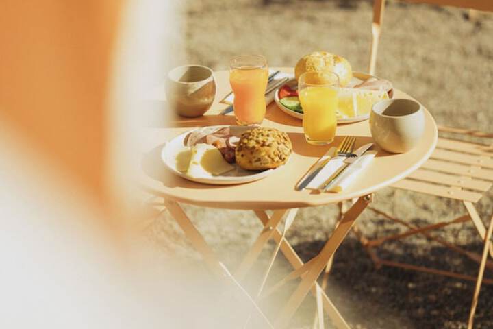 Breakfast/Coffee Service 73 of 106