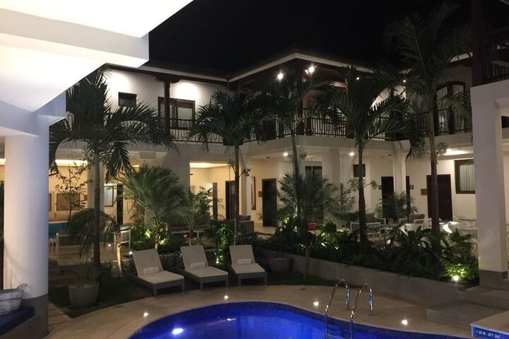 Pool 21 of 30