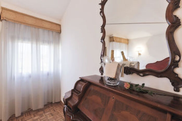 Room 10 of 23