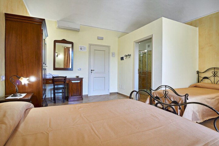 Room 22 of 91