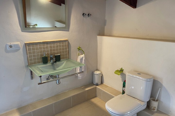 Room 18 of 25
