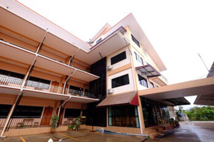 Kanjana Hotel