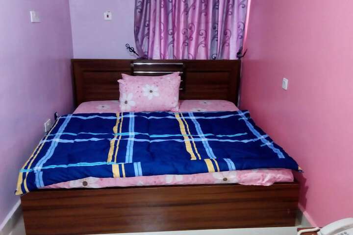 Room 6 of 14