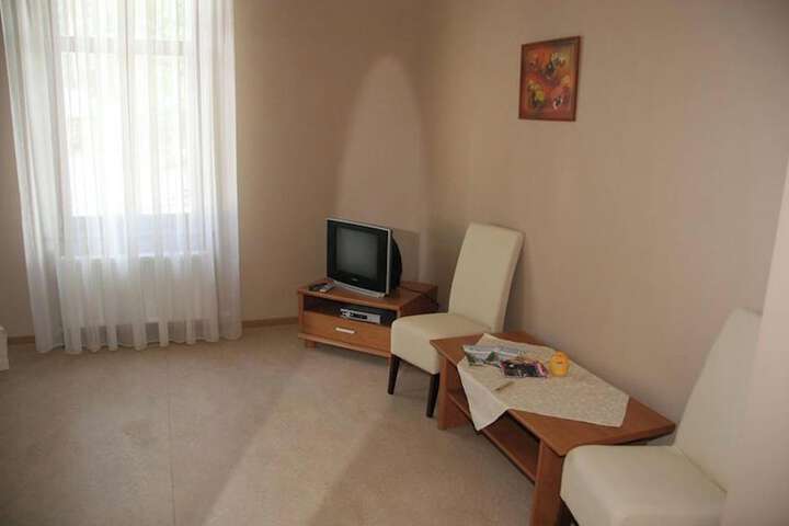 Room 14 of 40