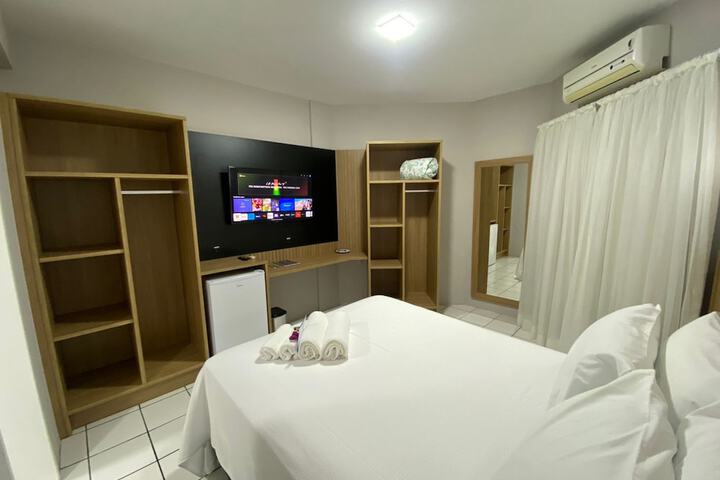Room 35 of 102
