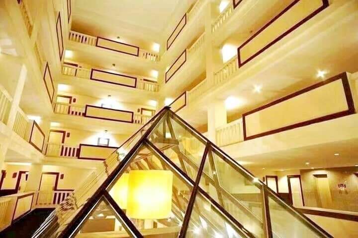 Hotel 4 of 77