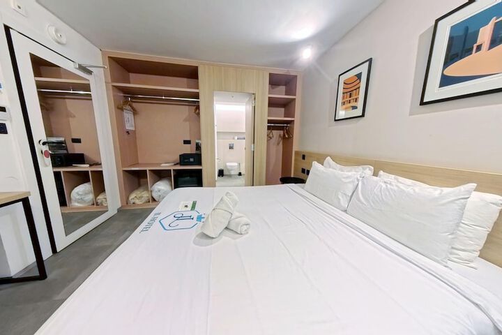 Room 38 of 79