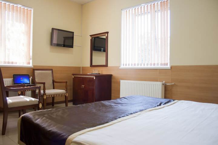Room 7 of 40