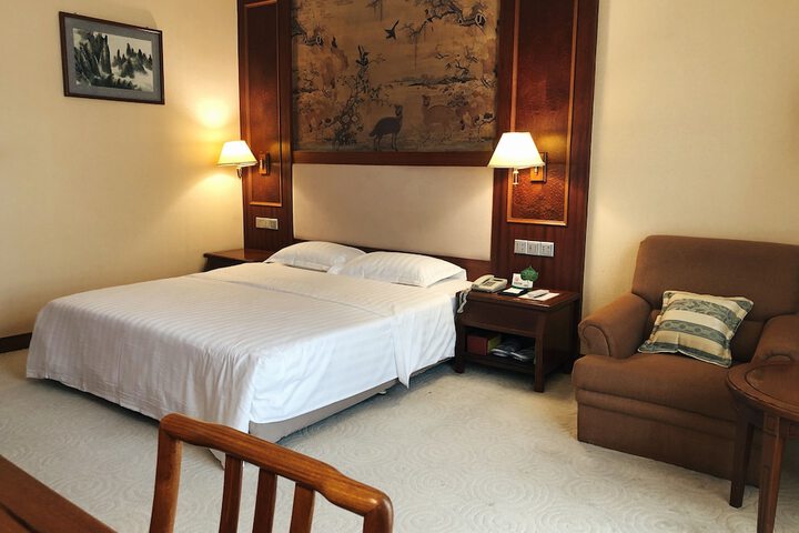Room 8 of 25