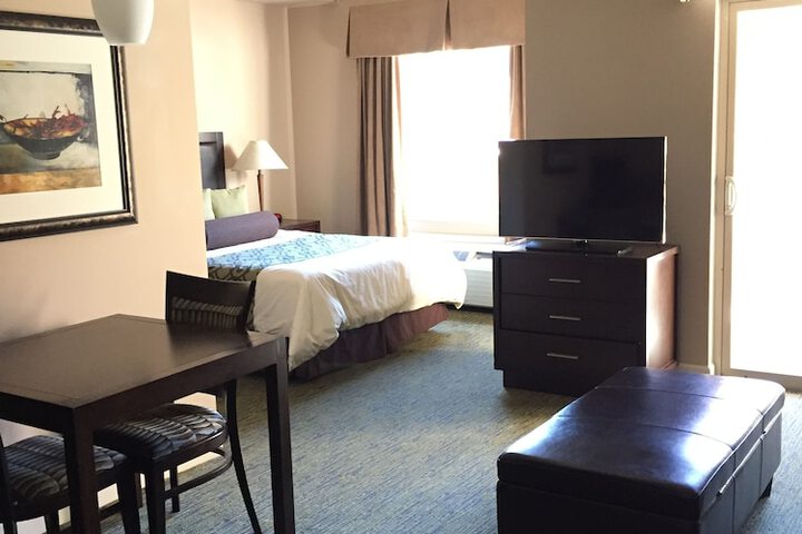 Room 9 of 32