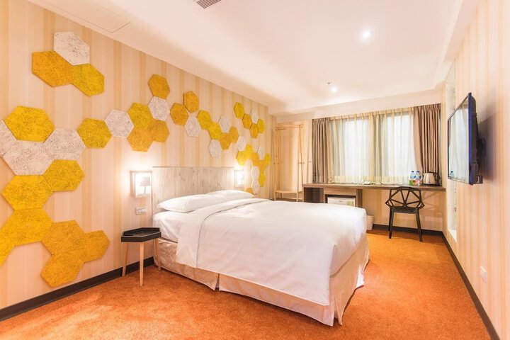 Room 19 of 35