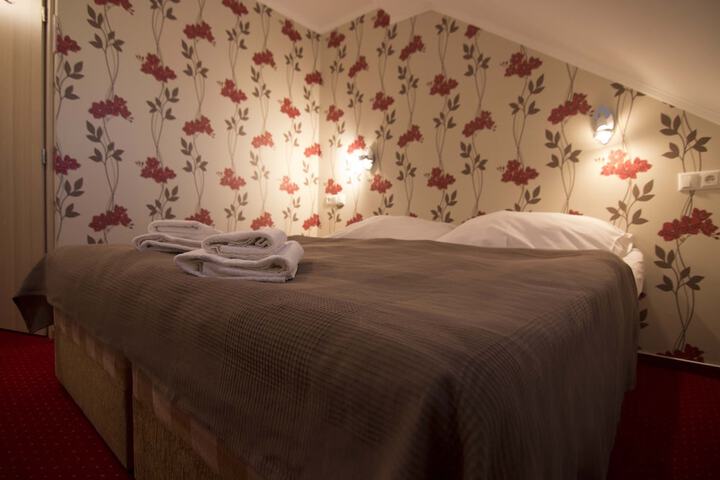 Room 5 of 34