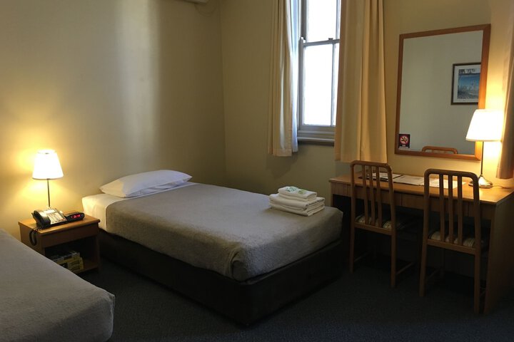 Room 10 of 73
