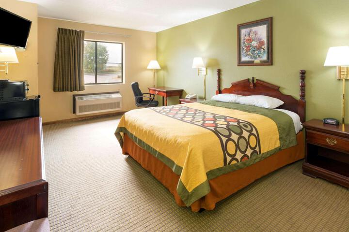 2 Queen Beds (14 of 28)