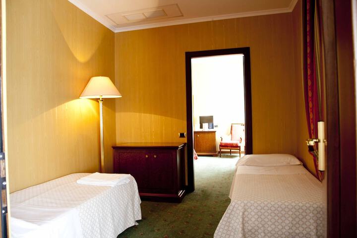 Room 11 of 29