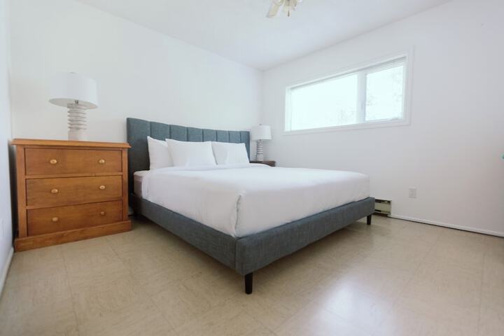 Room 4 of 47