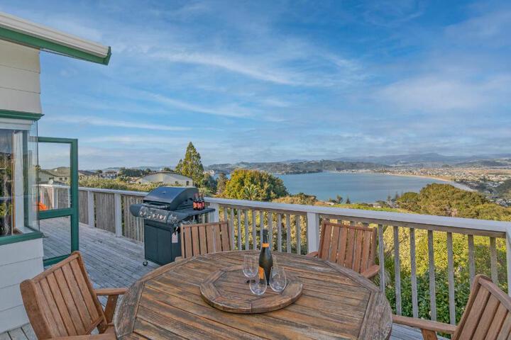Sensational on Centennial - Whitianga Holiday Home