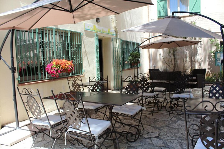 Terrace/Patio 25 of 38