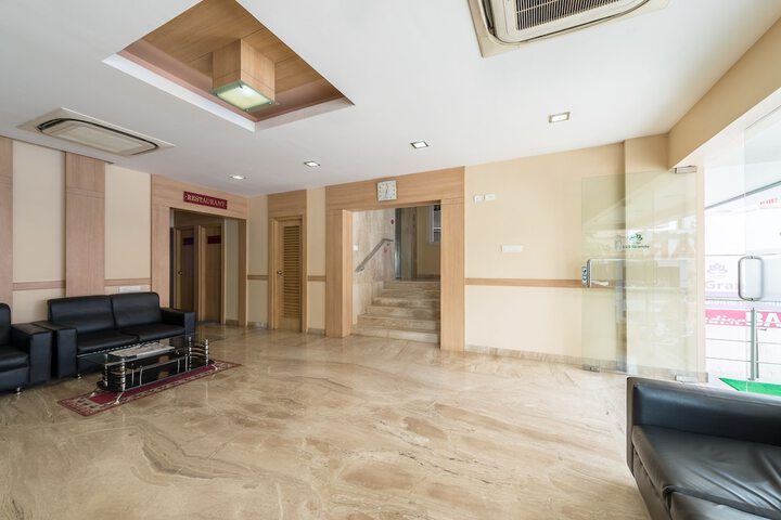 Entrance & Lobby