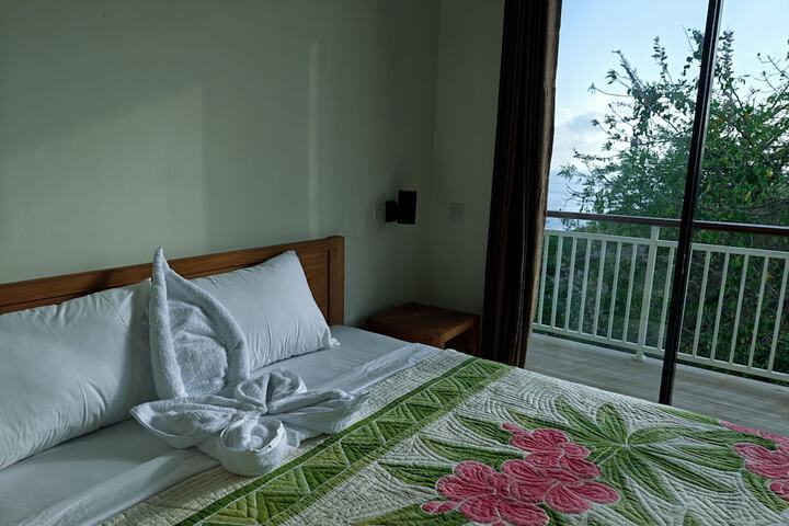 Room 2 of 28