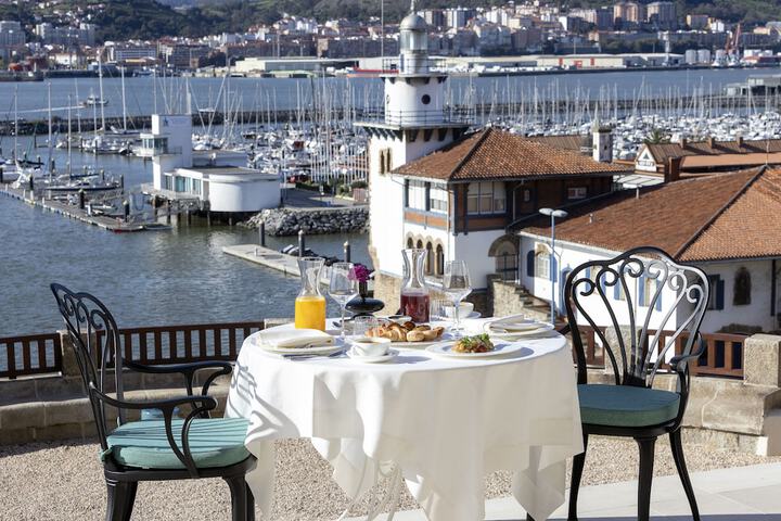 Breakfast/Coffee Service 74 of 87