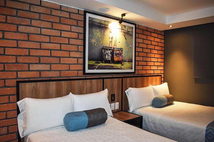 Room 17 of 35