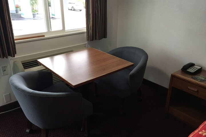 Room 3 of 42