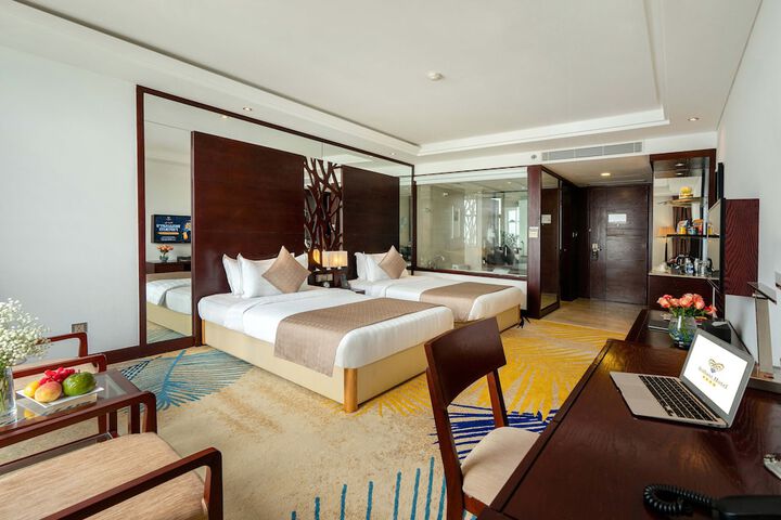 Room 14 of 168