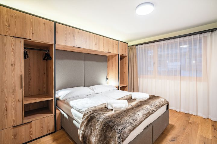 Room 34 of 47