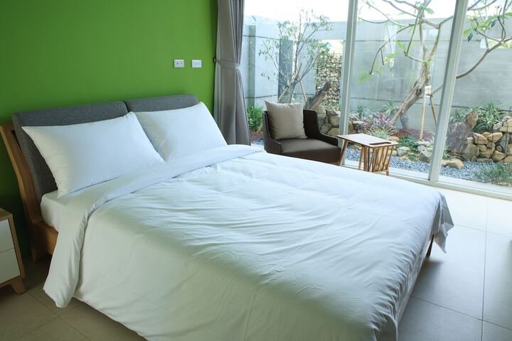 Room 42 of 93