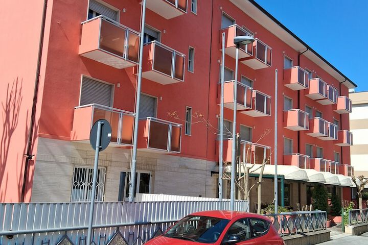 Hotel 79 of 80