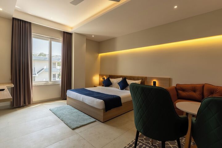 Room 10 of 37