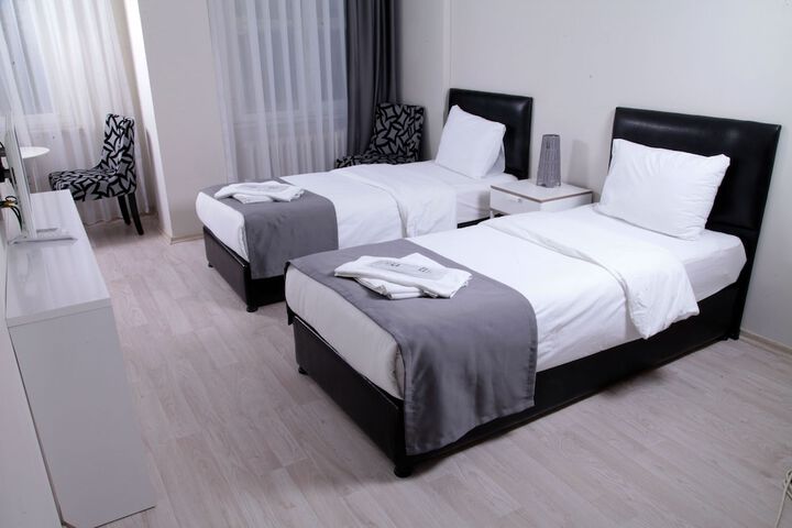 Room 35 of 60