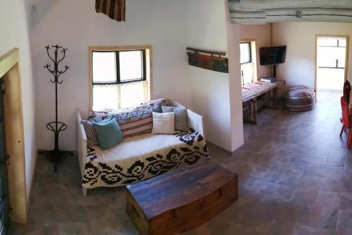Room 3 of 18
