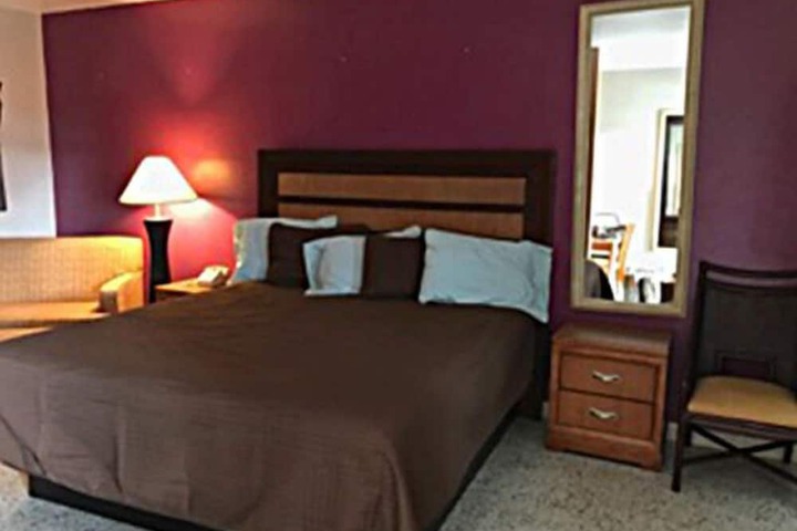 Room 7 of 25