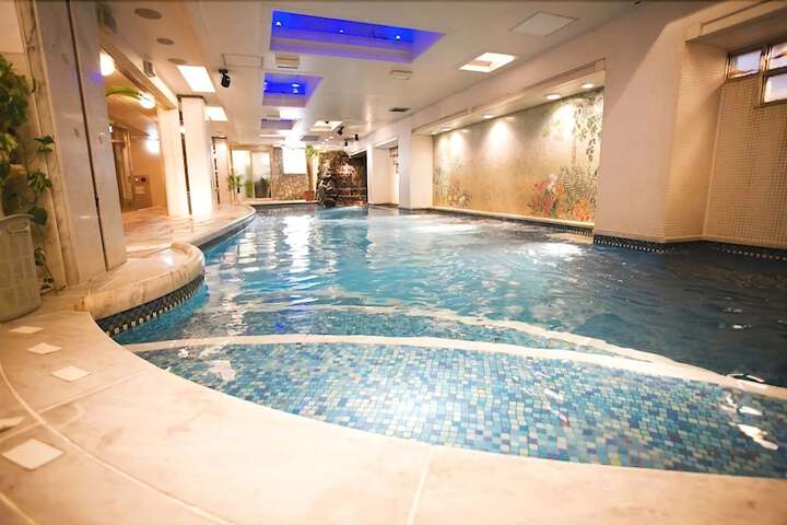 Pool Hotel