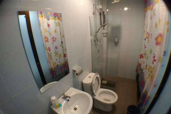 Room 10 of 26