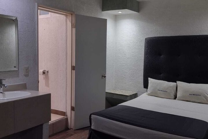 Room 3 of 11
