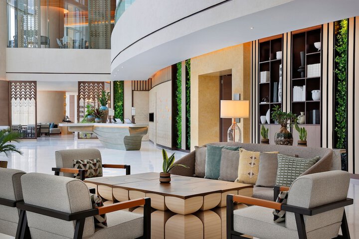 Lounge 103 of 120