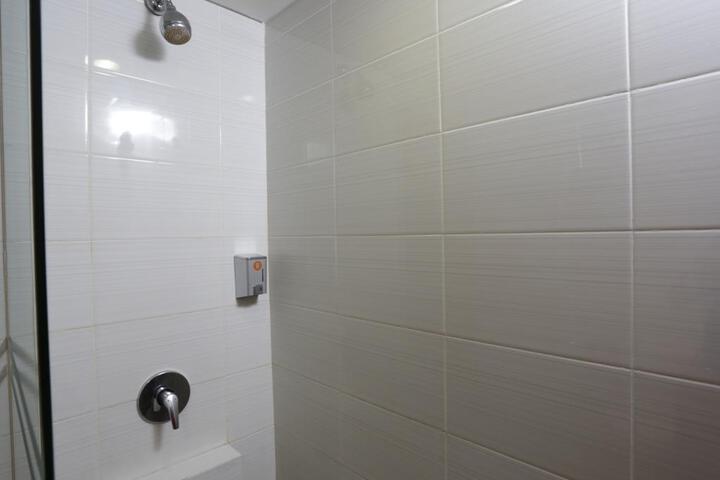 Room 2 of 5
